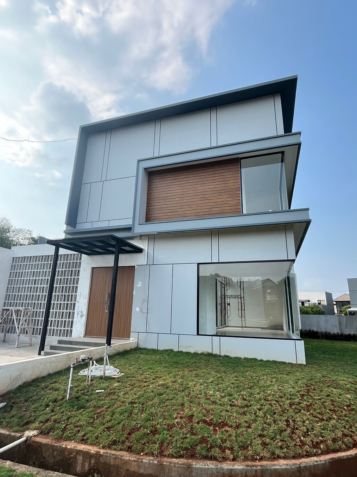 Rumah Dijual di Cluster Taman Simpruk Lippo Cikarang